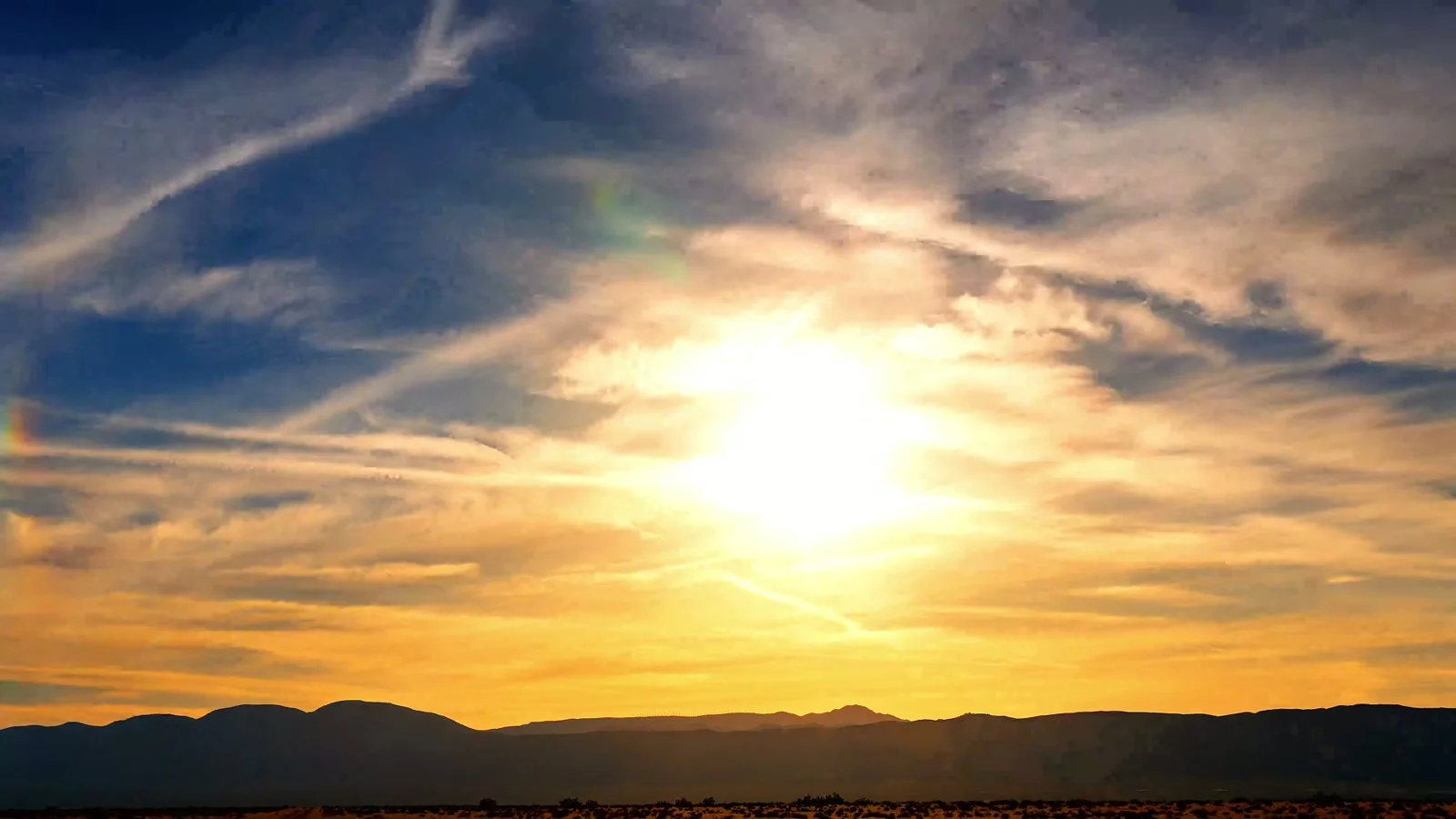 Atardecer sobre la sierra desde los senderos de Artesa
